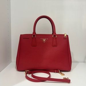 PRADA GALLERIA SAFFIANO LARGE RED GOLD HARDWARE TOTE BAG WITH ADJUSTABLE STRAP